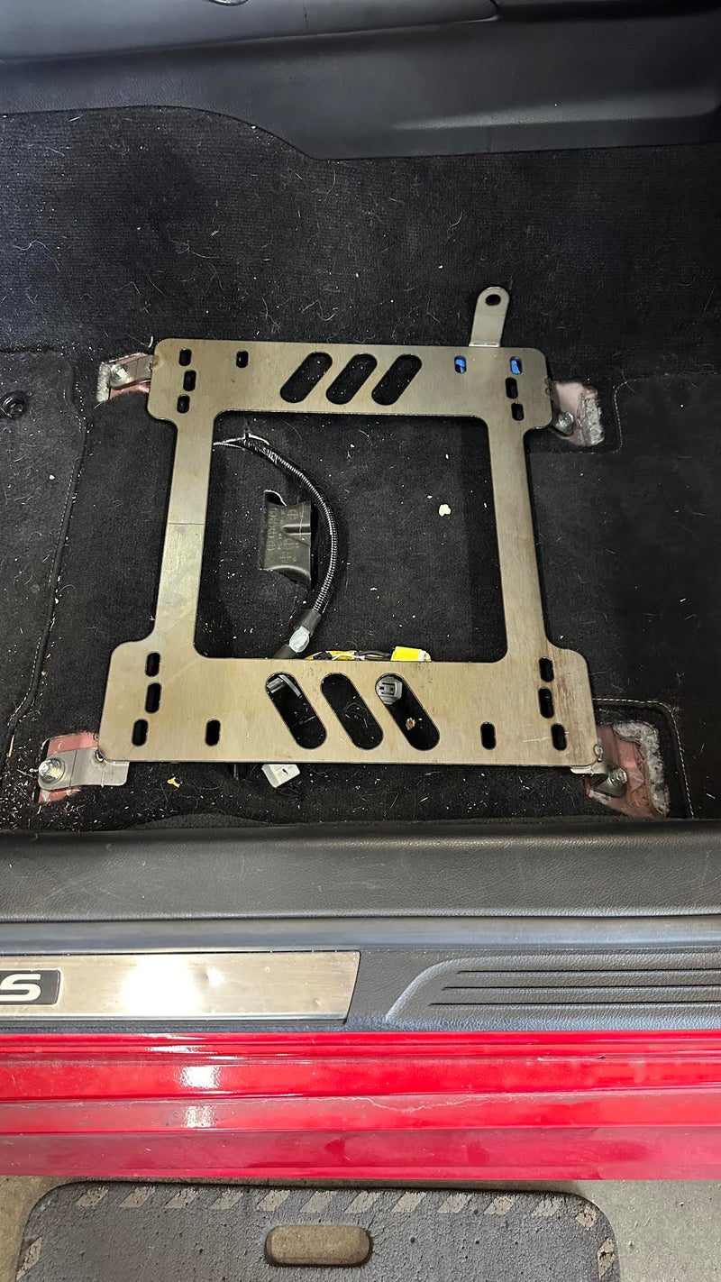 COBRA- Planted Seat Bracket- Lexus RC F (2015+) - Driver / Left
