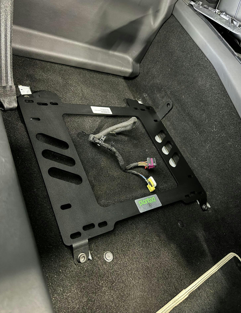 COBRA- Planted Seat Bracket- Lamborghini Huracan (2014+) - Passenger / Right
