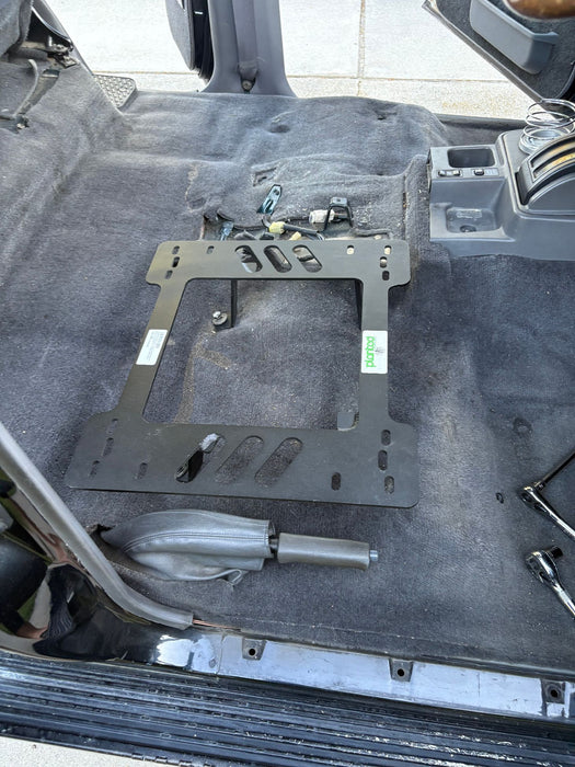 COBRA- Planted Seat Bracket- Toyota Land Cruiser 77 Series [With Suspension Seats] (1984-1999) - Driver / Right