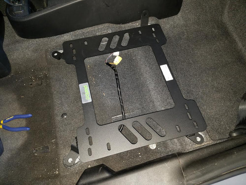 COBRA- Planted Seat Bracket- Mazda 2 (2007-2014) - Driver / Left