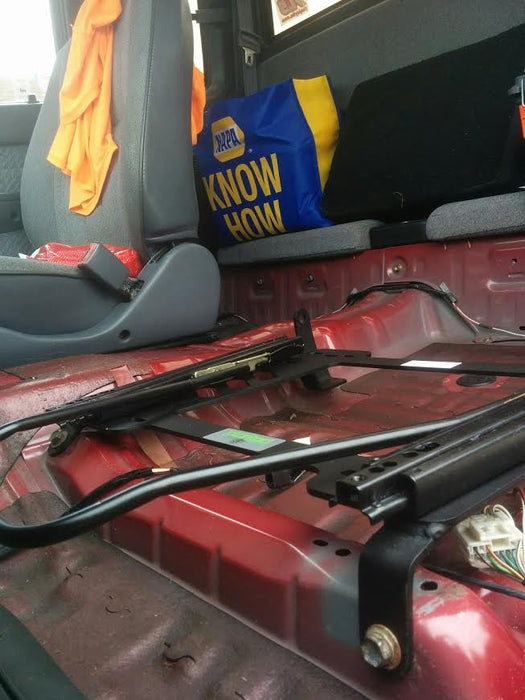 COBRA- Planted Seat Bracket- Toyota Tacoma [Excluding Bench Seat Models] (1995.5-2004) - Driver / Left