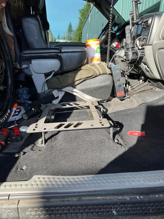 COBRA- Planted Seat Bracket- Ford F550 [1st Generation / PHN131 Chassis] (1999-2007) - Passenger / Right