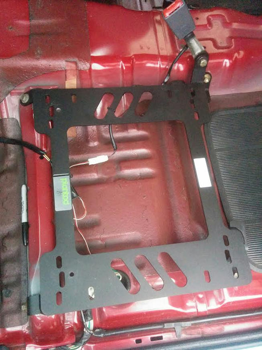 COBRA- Planted Seat Bracket- Toyota Tacoma [Excluding Bench Seat Models] (1995.5-2004) - Passenger / Right